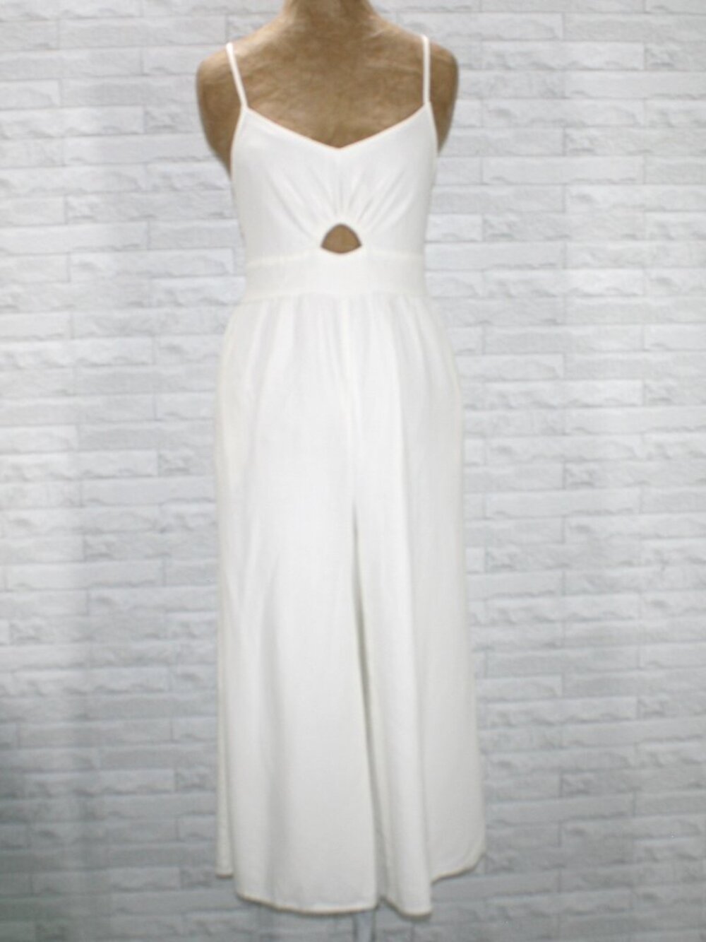 ANRABESS Jumpsuit Flowy Cutout V neck Shirred Cropped Full Leg White Medium